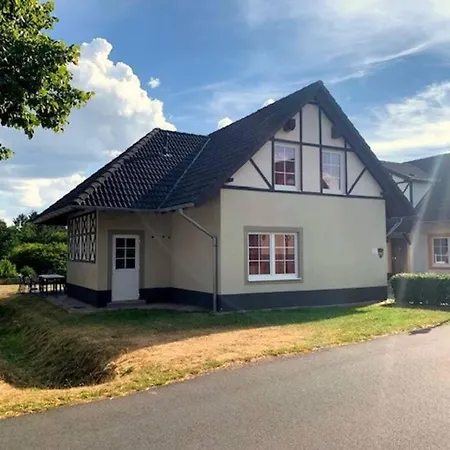Charmantes Ferienhaus An Der Mosel Ediger-Eller Exterior photo